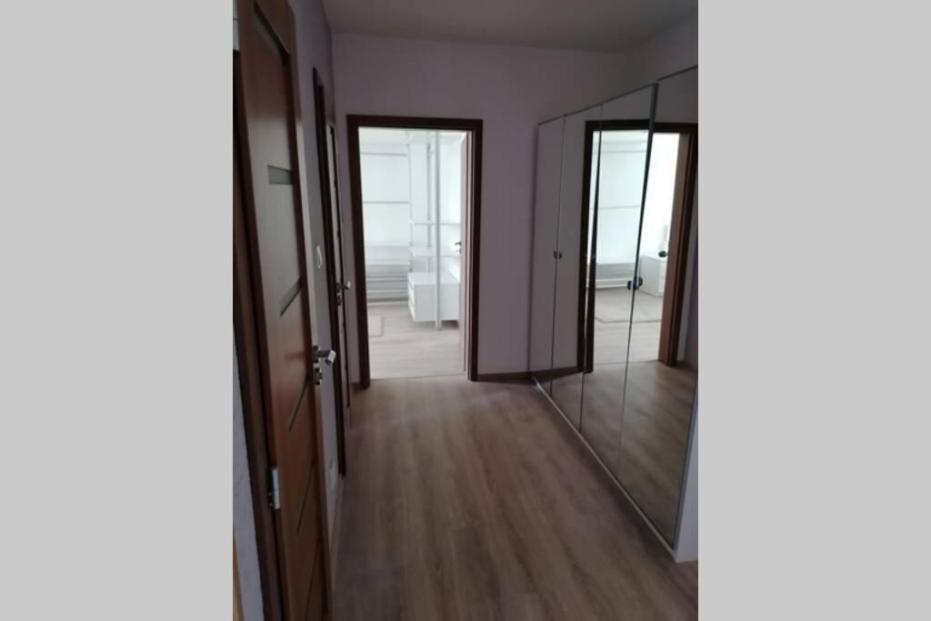 Apartman Blizko Hlavnej Stanice A Centra Mesta Bártfa Kültér fotó