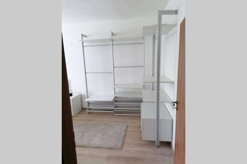 Apartman Blizko Hlavnej Stanice A Centra Mesta Bártfa Kültér fotó