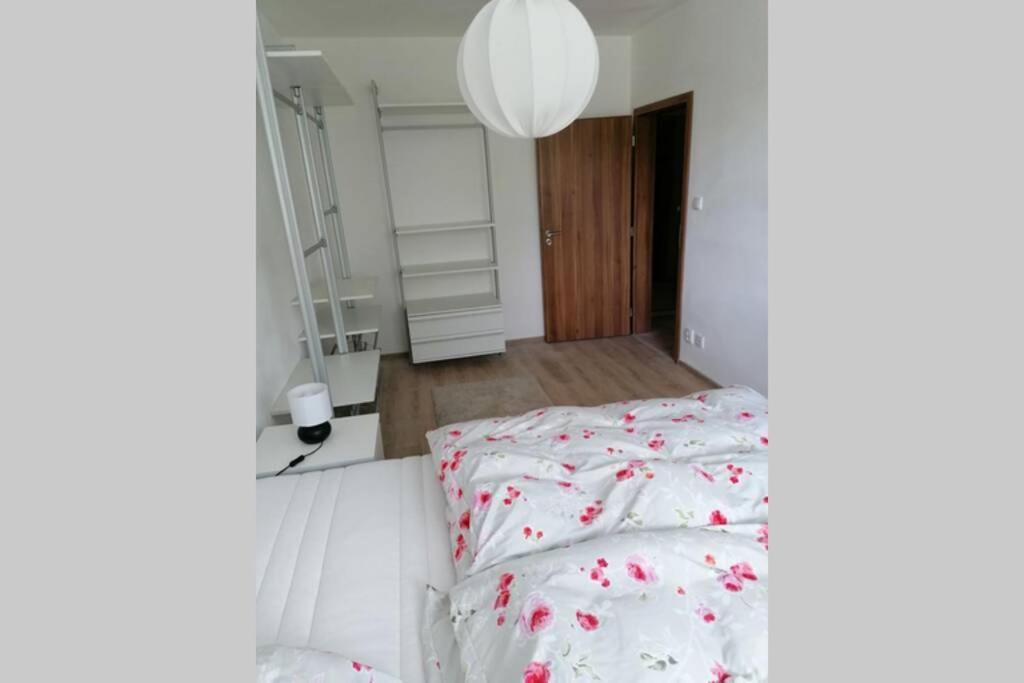 Apartman Blizko Hlavnej Stanice A Centra Mesta Bártfa Kültér fotó